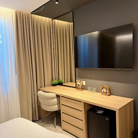 Giulia 4* Tirana