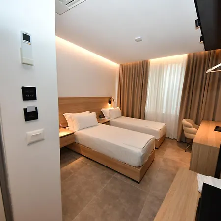 Giulia 4* Tirana