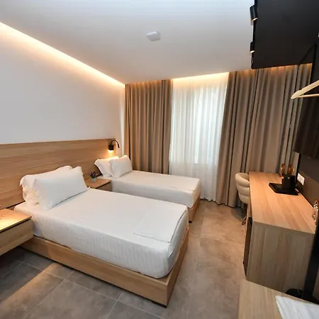 Giulia 4* Tirana