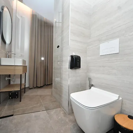 Giulia 4* Tirana